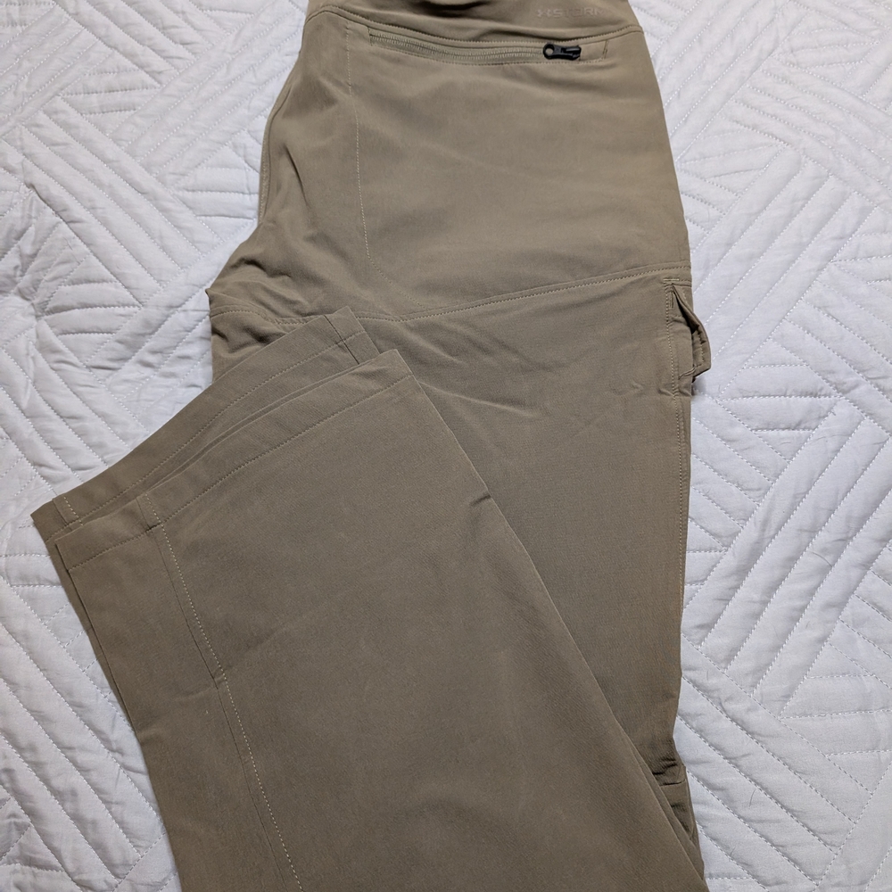 Under Armour Men's Cargo Pants in Khaki